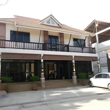 Ponburi Hotel Nan Exterior photo