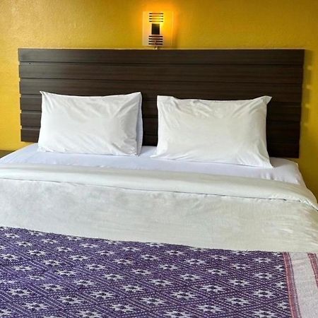 Ponburi Hotel Nan Exterior photo