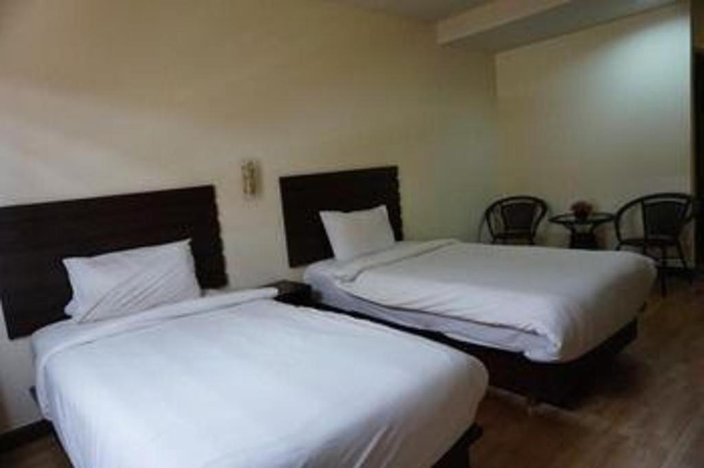 Ponburi Hotel Nan Exterior photo