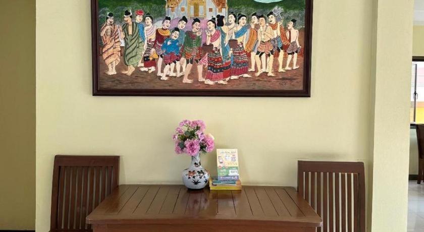 Ponburi Hotel Nan Exterior photo