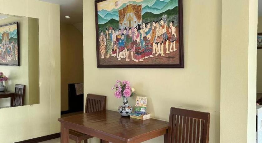 Ponburi Hotel Nan Exterior photo