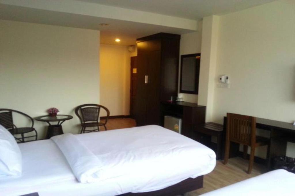 Ponburi Hotel Nan Exterior photo