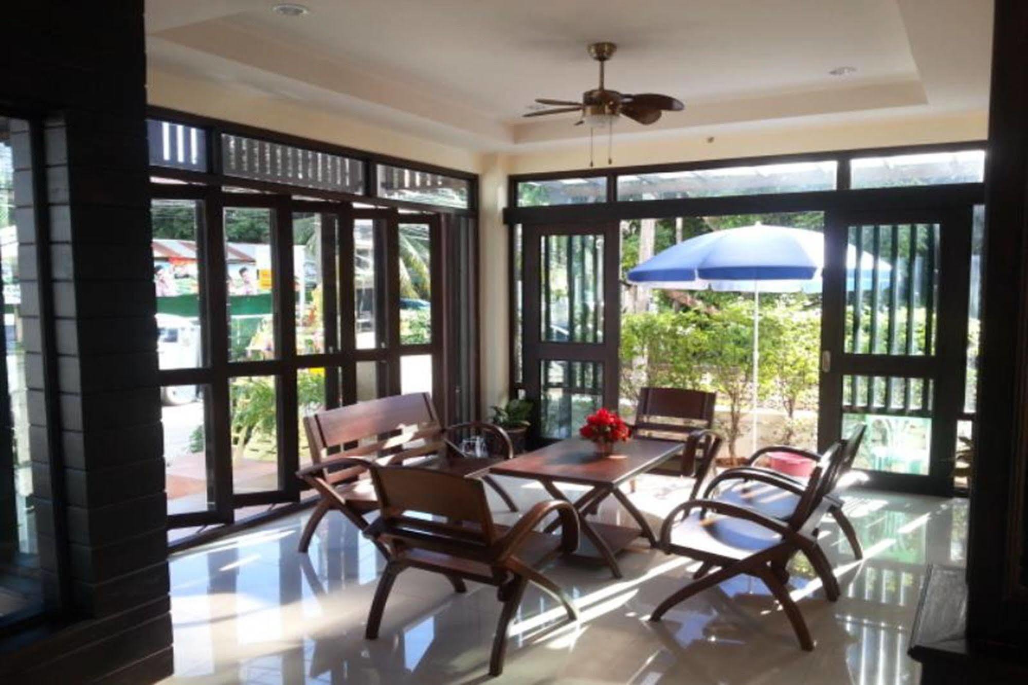 Ponburi Hotel Nan Exterior photo